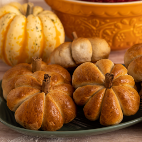 Pumpkin-Shaped Bread Rolls